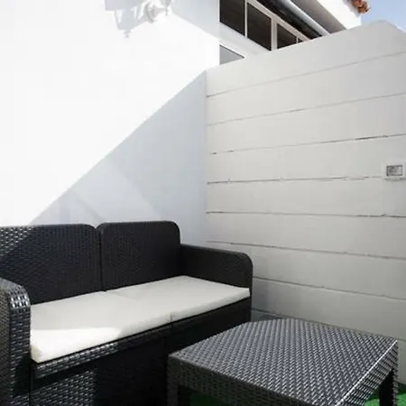 Ocean View Studio Apt * Incredible Views * Terrace *