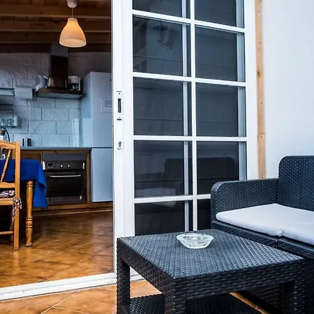 Ocean View Studio Apt * Incredible Views * Terrace Holiday home